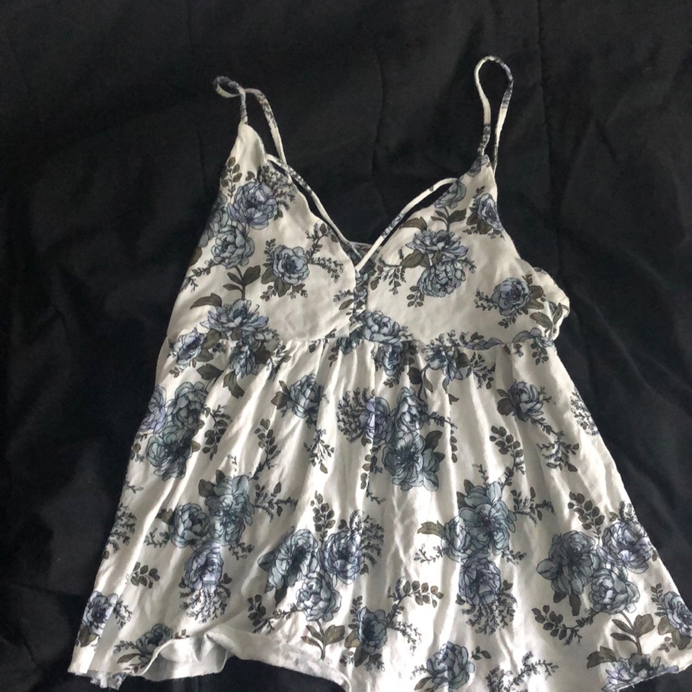 White flower top